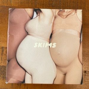 SKIMS Maternity Seamless Solutionwear Tight